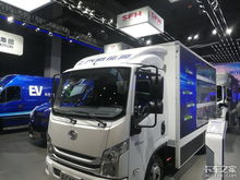 從洗掃車看電動(dòng)物流車的綠色變革 清潔道路與清潔未來(lái)的雙重使命